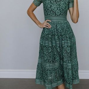 NWT Baltic Born Karina lace midi dress, size large